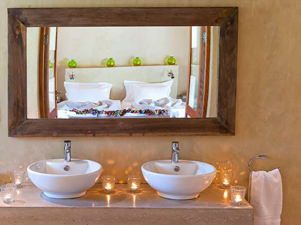 Bathroom double sink Namibia Retreat