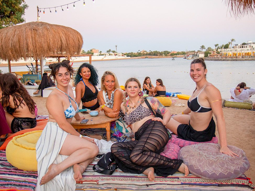 Nile Cruise Girl Group